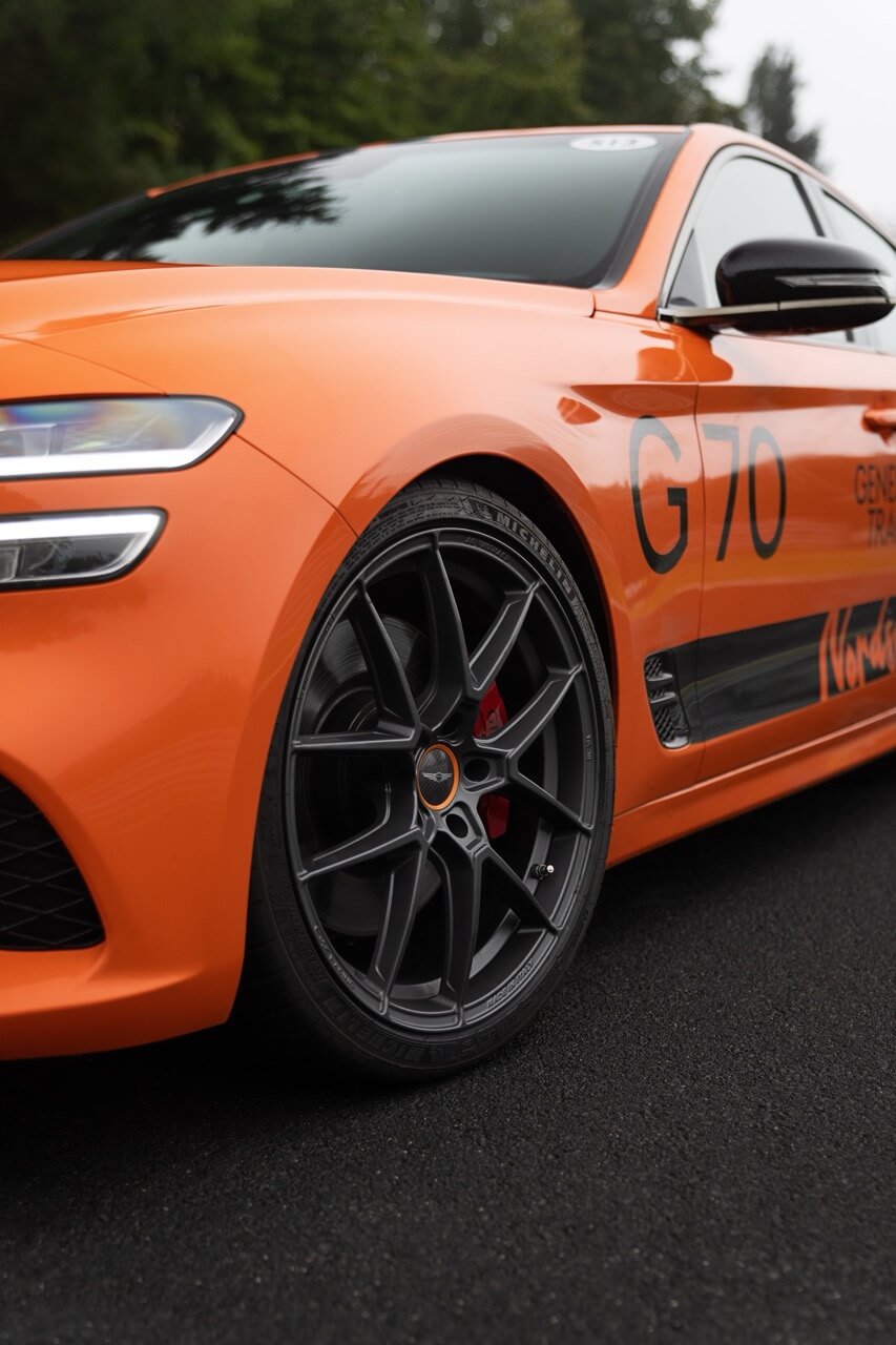 Nahaufnahme des Genesis G70 Track Taxi auf der Nürburgring Nordschleife